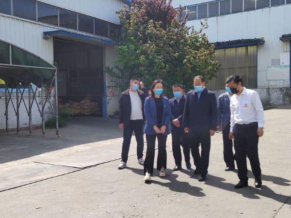 曲阜市人大朱主任，防山鎮(zhèn)丁書記，人大賀主任領(lǐng)導(dǎo)蒞臨公司指導(dǎo)工作！